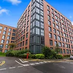 The Shanti Suite- City Central - Parking - Netflix