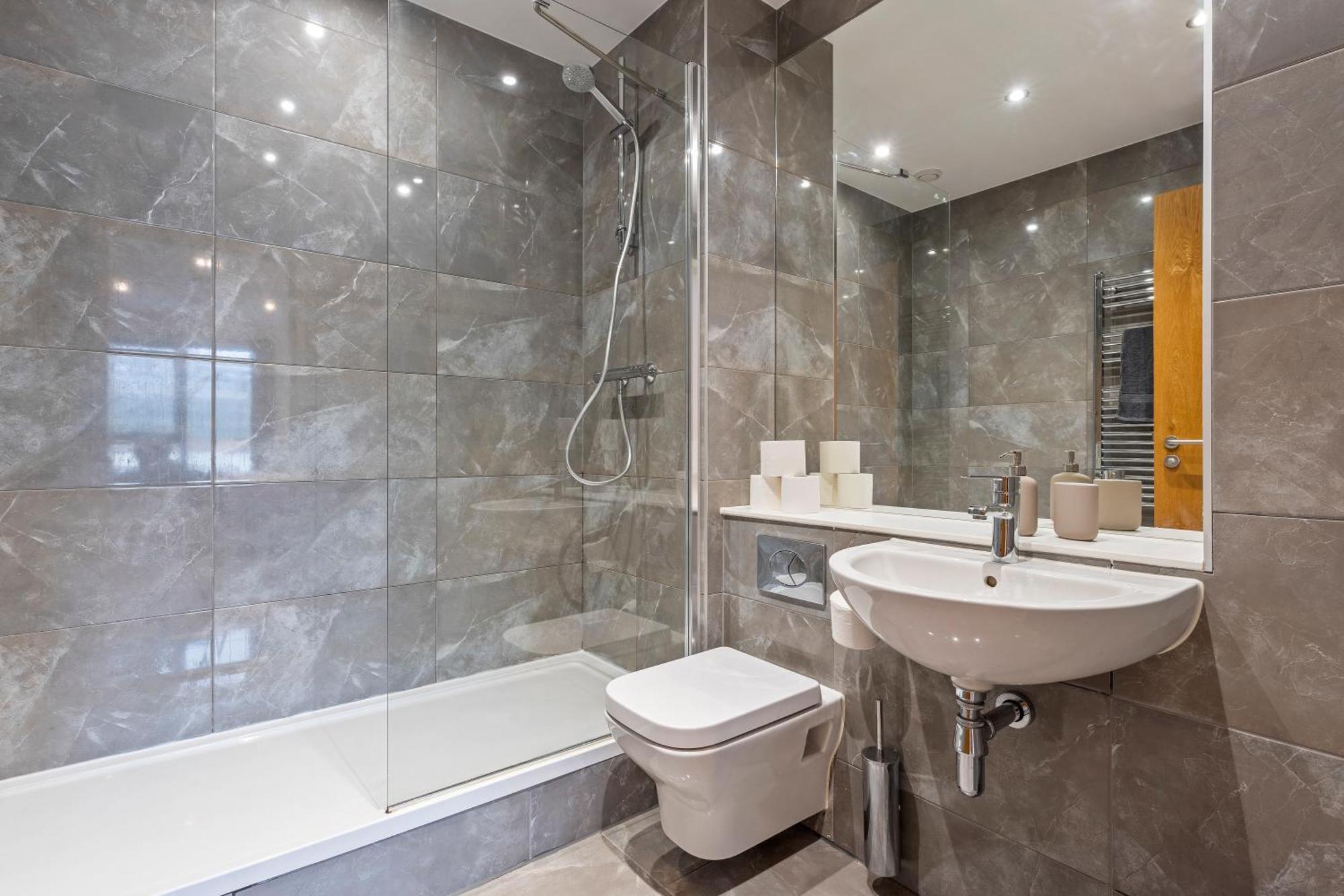 The Shanti Suite- - Parking - Netflix *